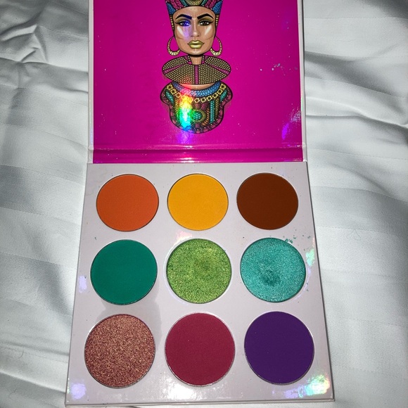 The Zulu Juvia’s Place palette - Picture 3 of 4